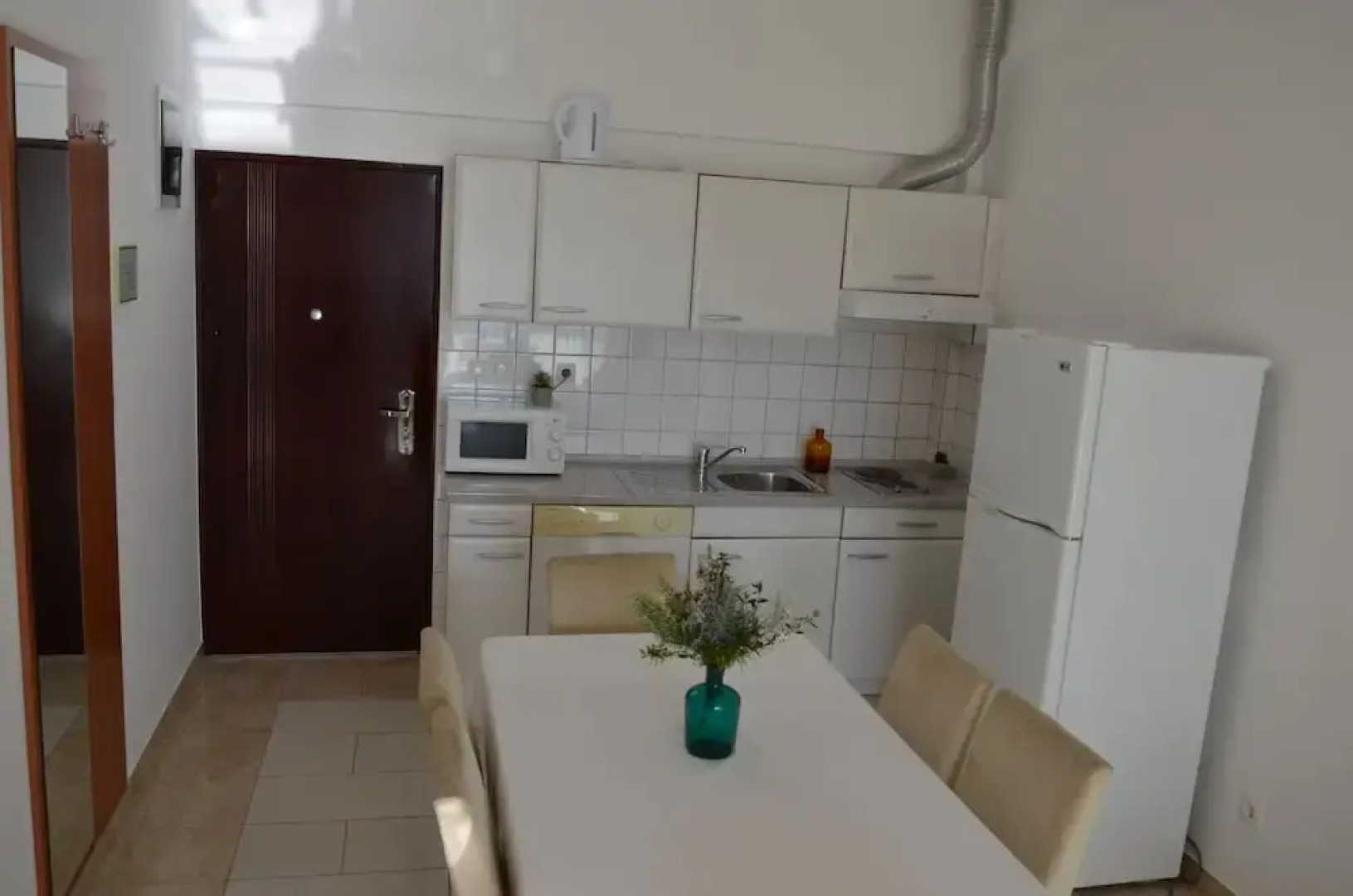 Apartments Pirovcanka