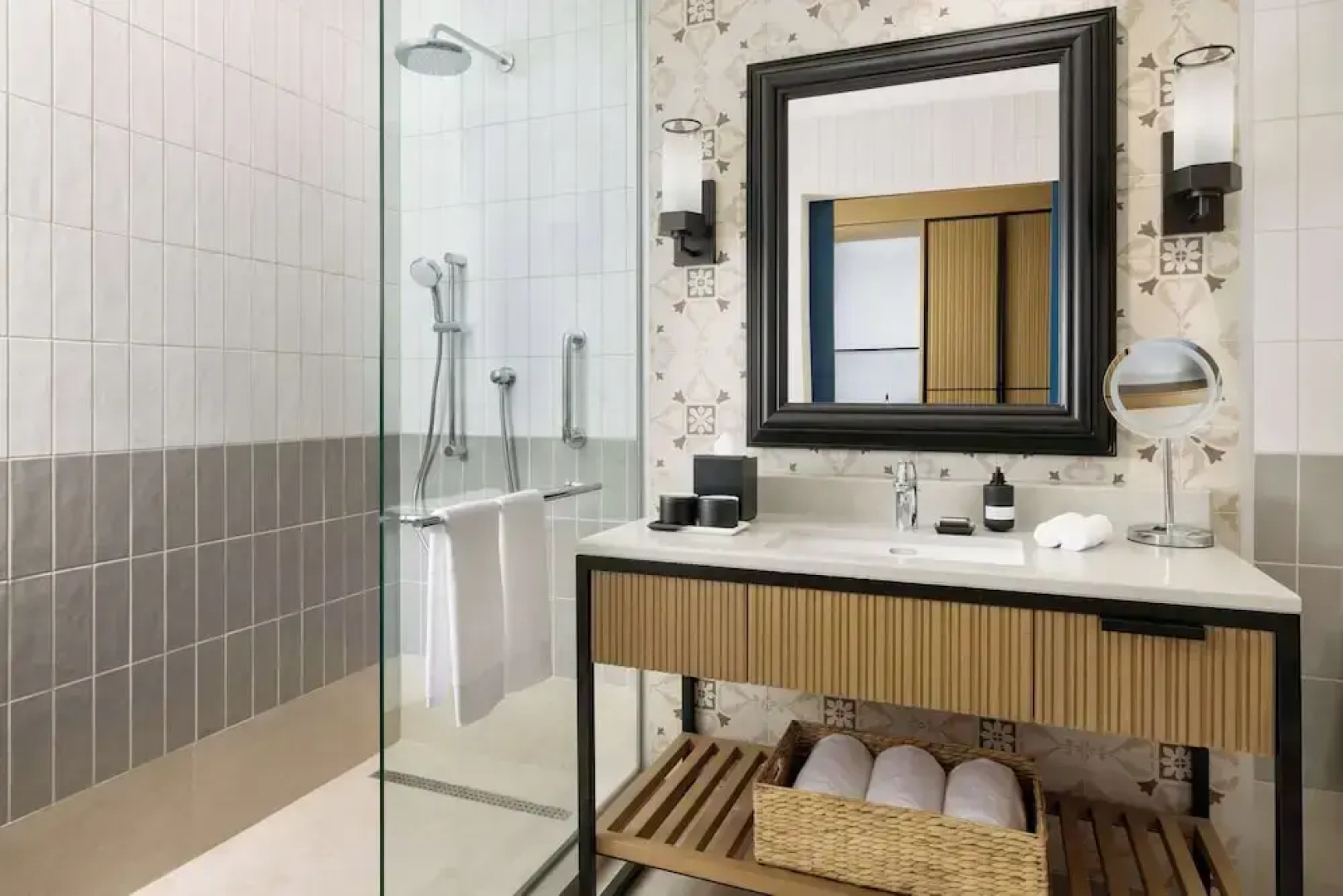 Hotel Santiago, Curio Collection by Hilton