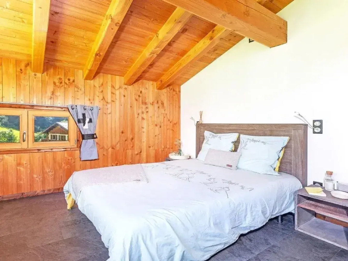 Chalet in Moulin With Sauna & Stunning Views