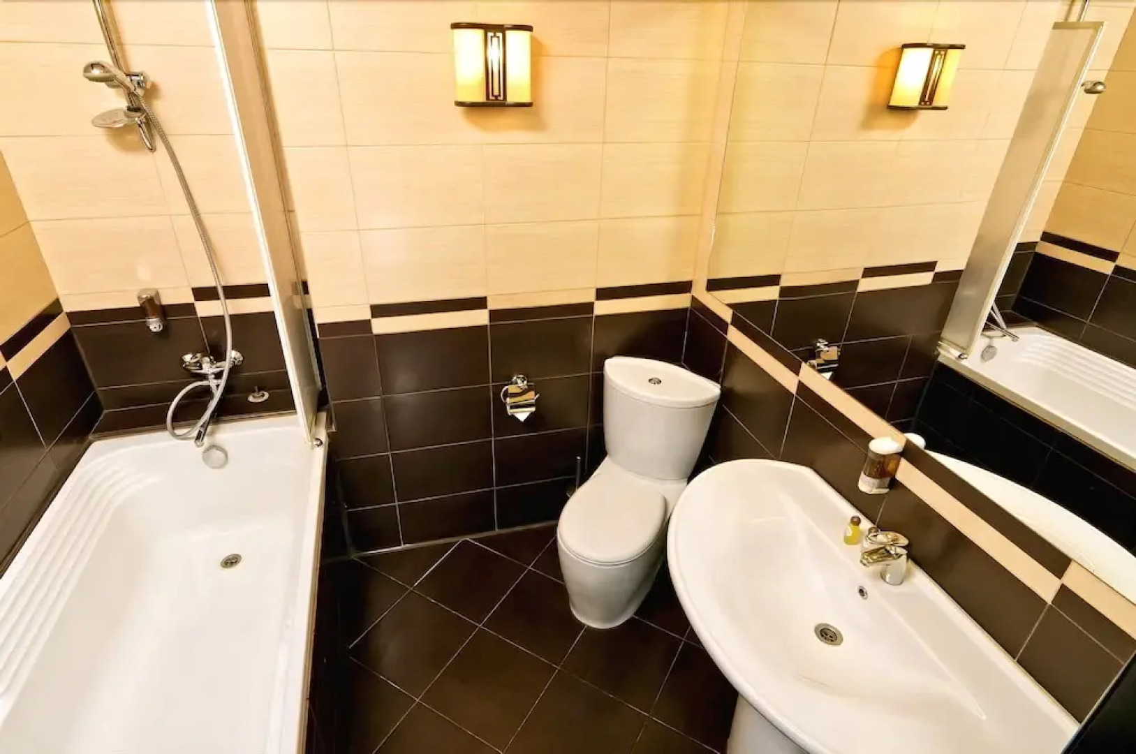 Атташе Отель