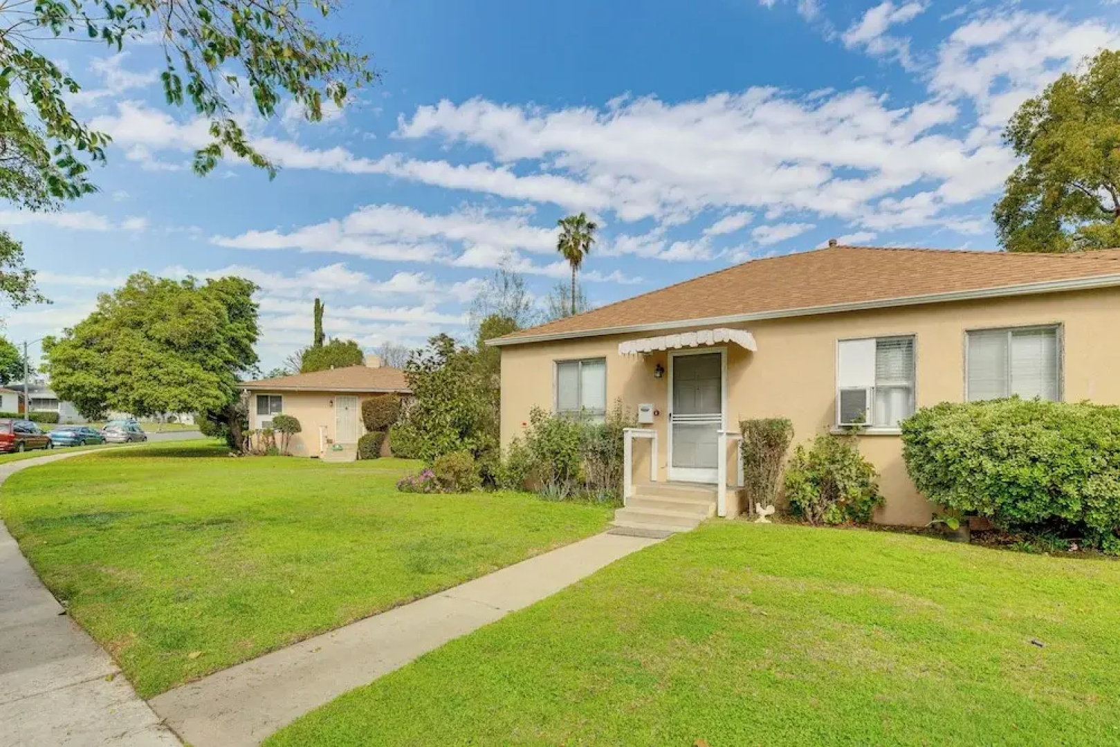 3 Mi to Universal Studios: Chic Home w/ Yard!