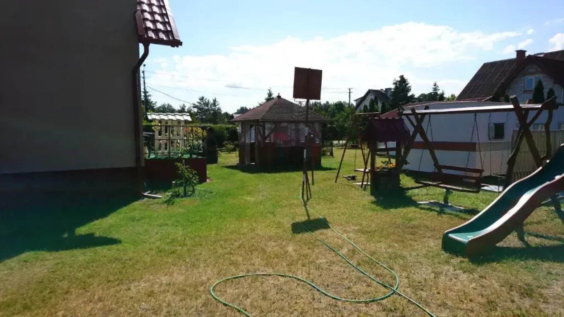 DOM BURSZTYNEK -domek drewniany