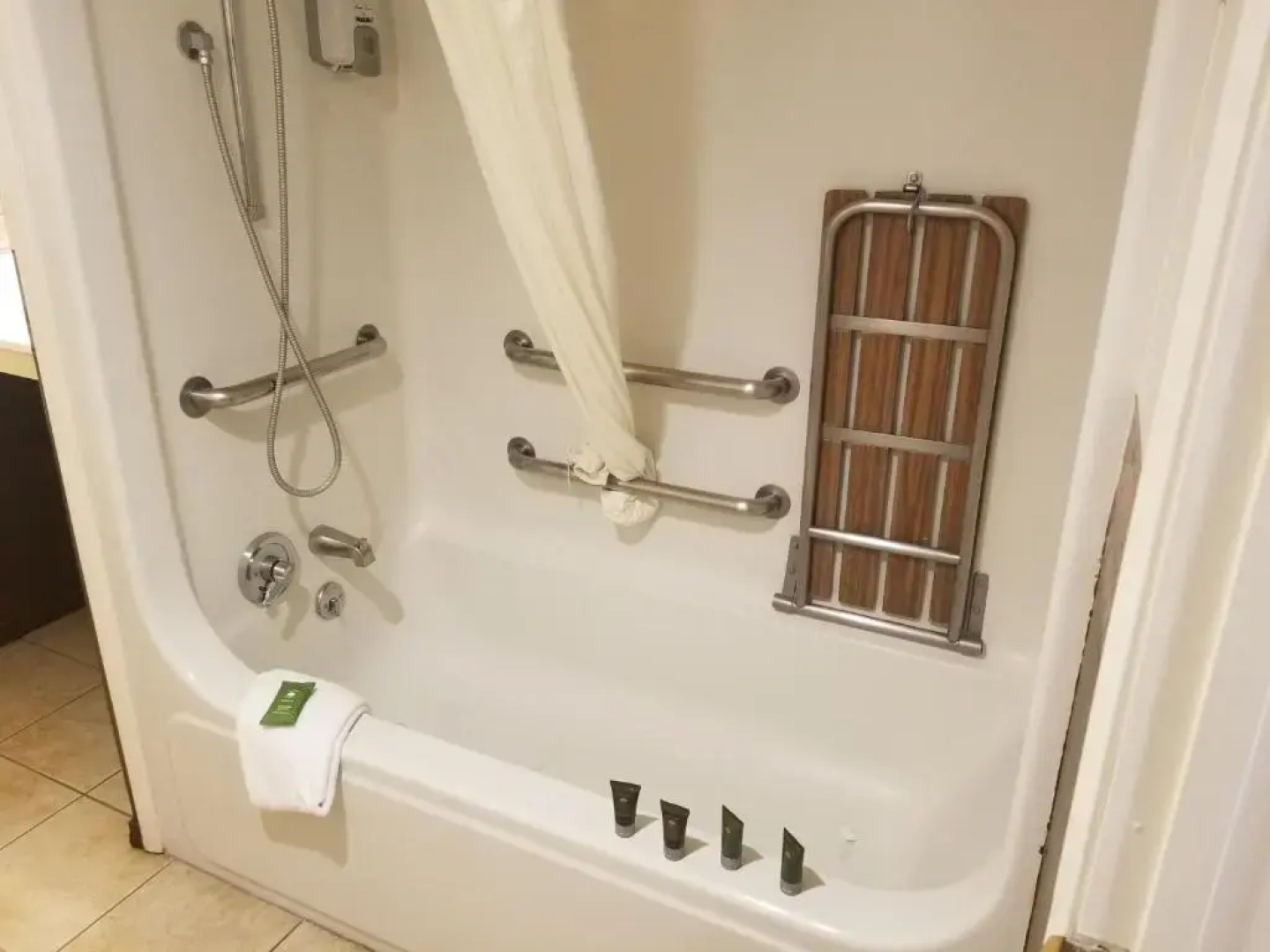 Rodeway Inn & Suites Fireside Lodge