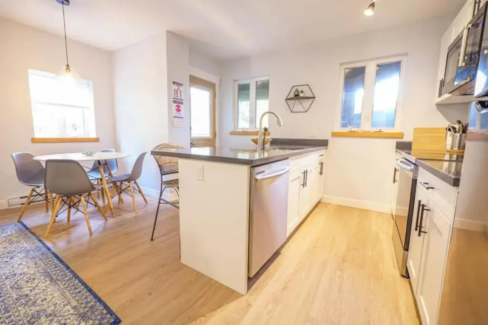 Storm Bay, Modern 1 Bed Suite and Chefs Kitchen