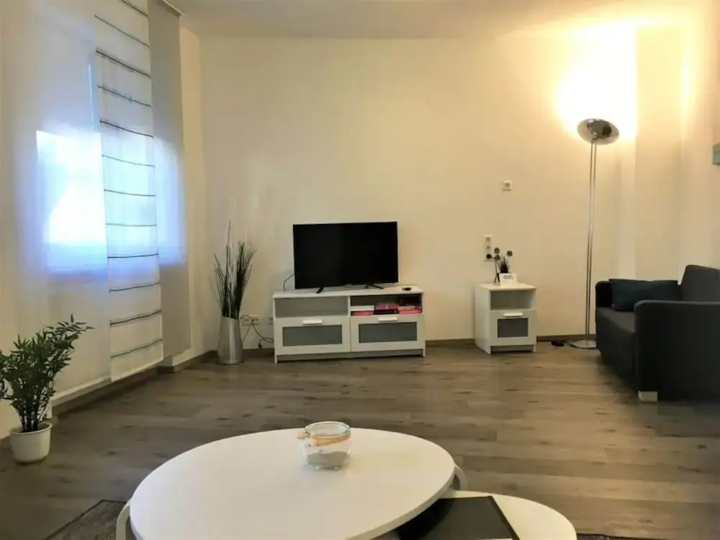 City Whispers 2 Comfortable Vacation Home
