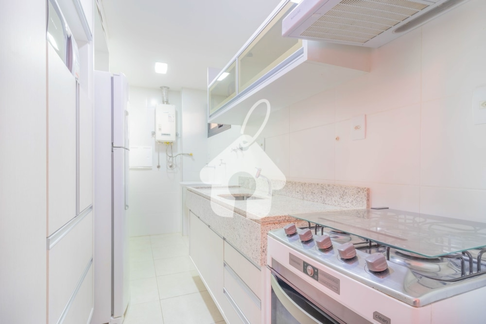 PF14 Great 2 Bedroom Apartment