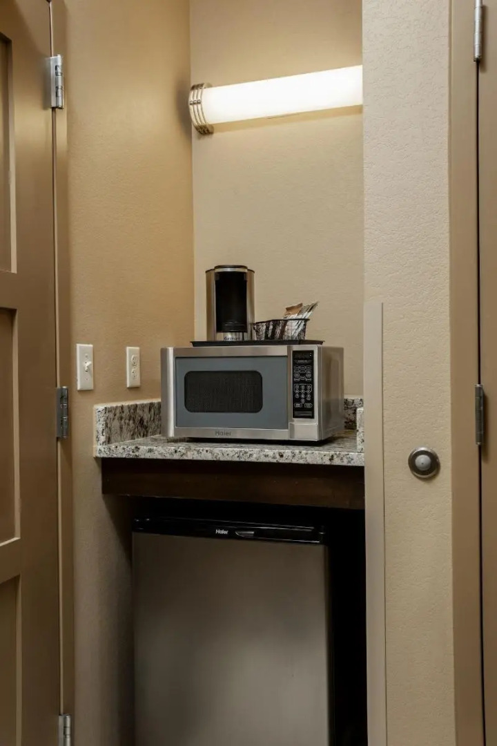 Clubhouse Hotel Suites Sioux Falls