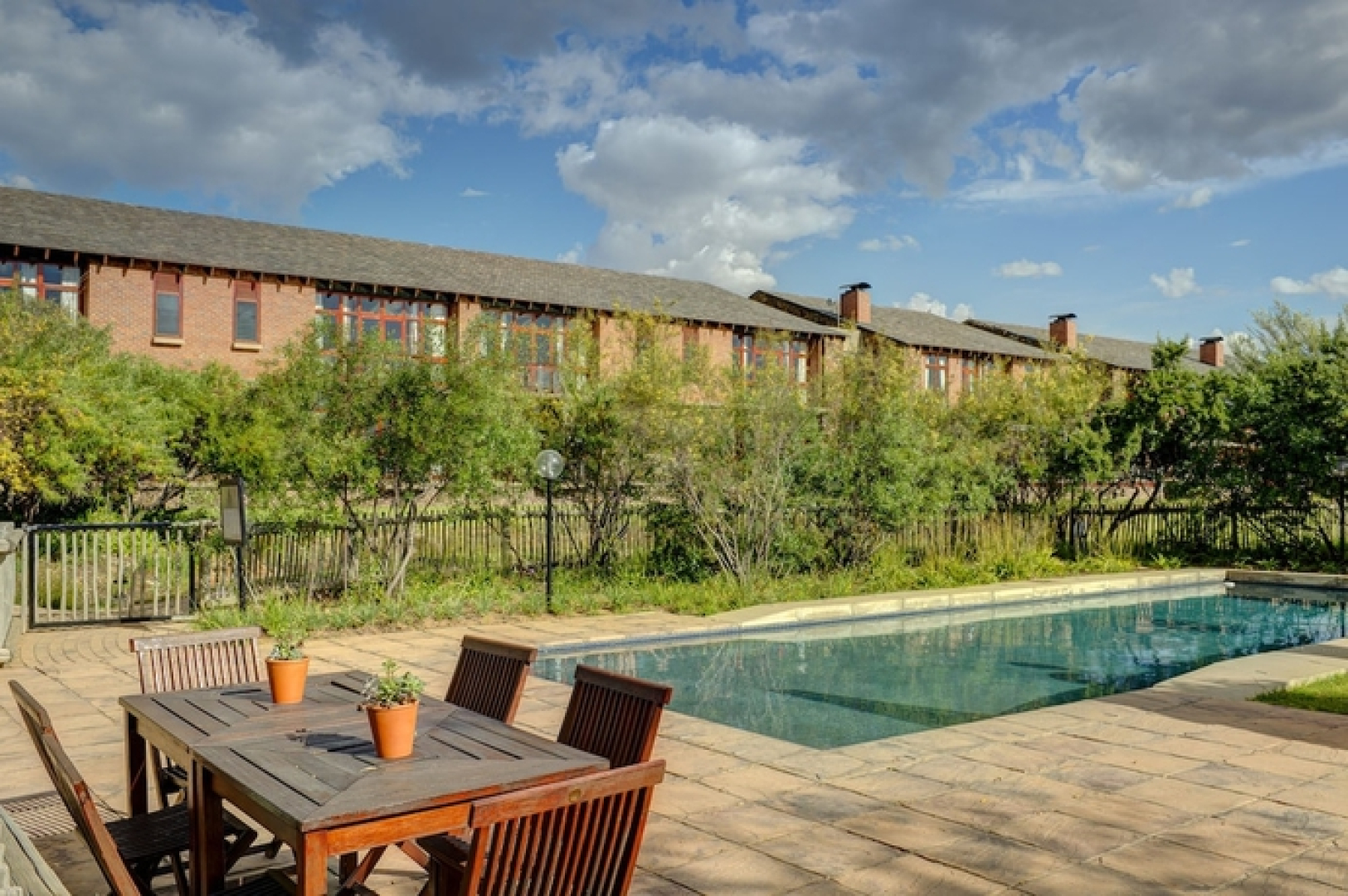 Golden Tulip Sky Gate