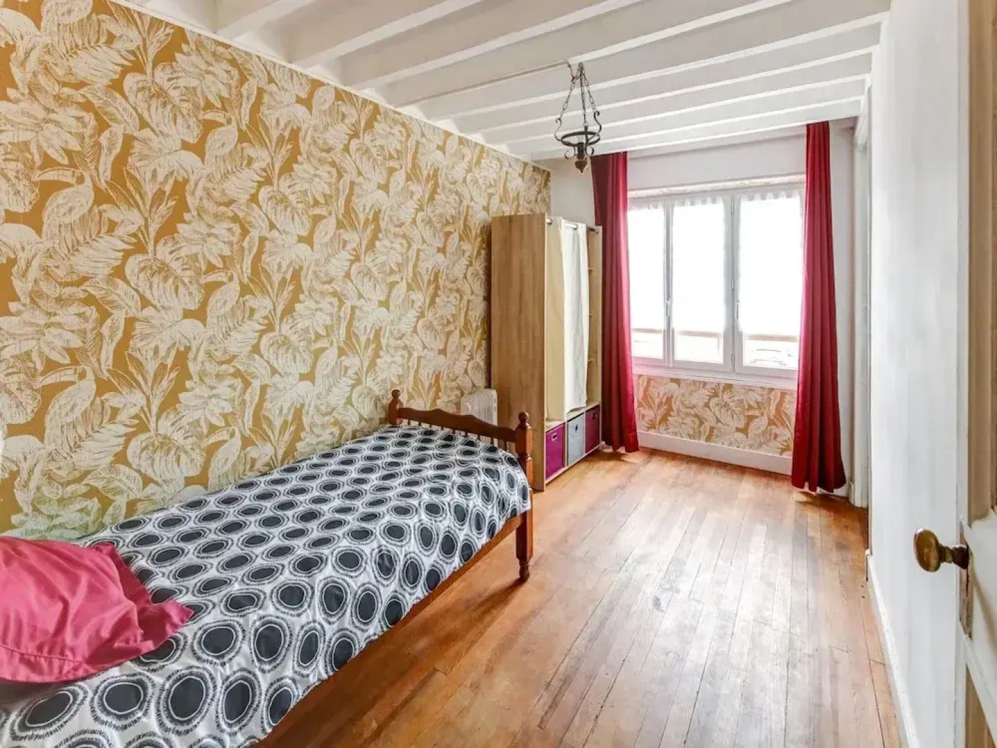 Traditional Holiday Home in Brinon sur Beuvron