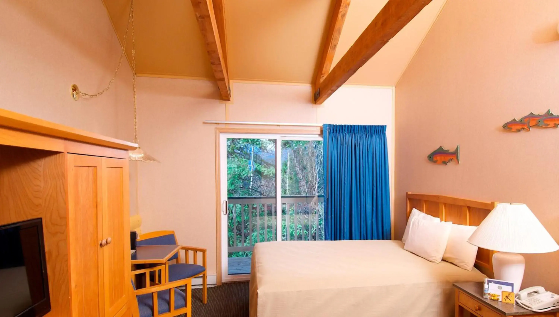 Denali Bluffs Hotel