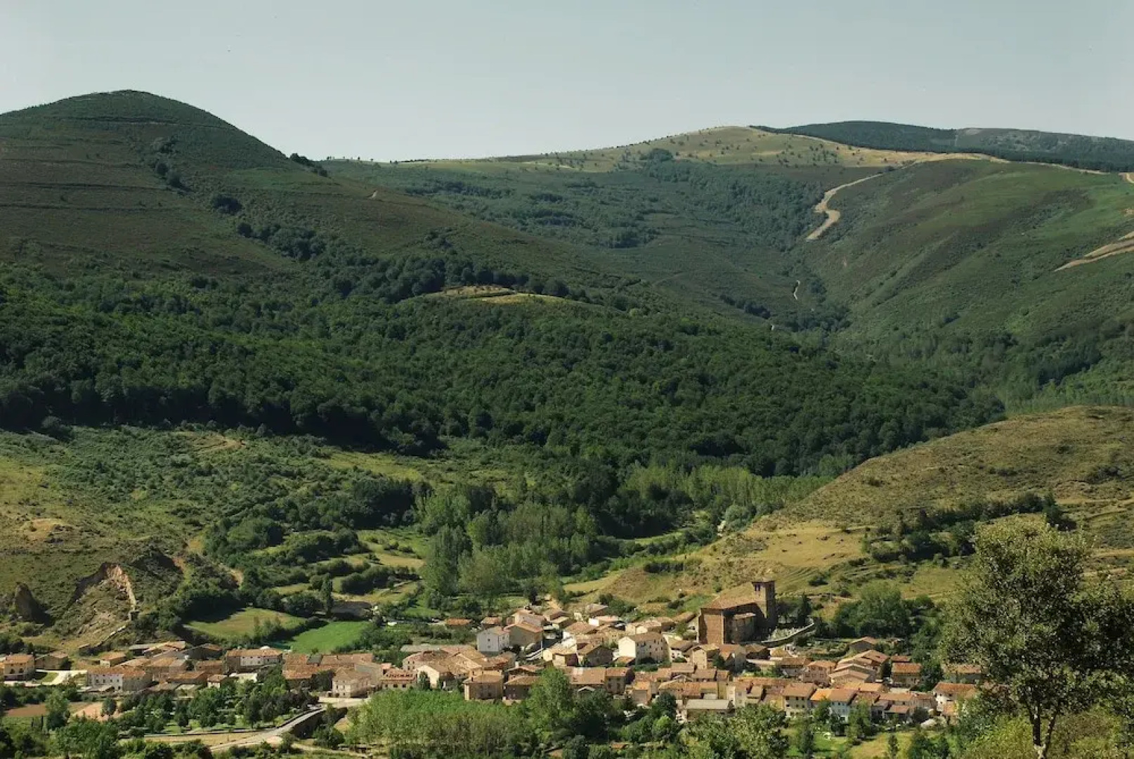 Rural House "casa Fresneda",rustic Lodging With Calm and Charm