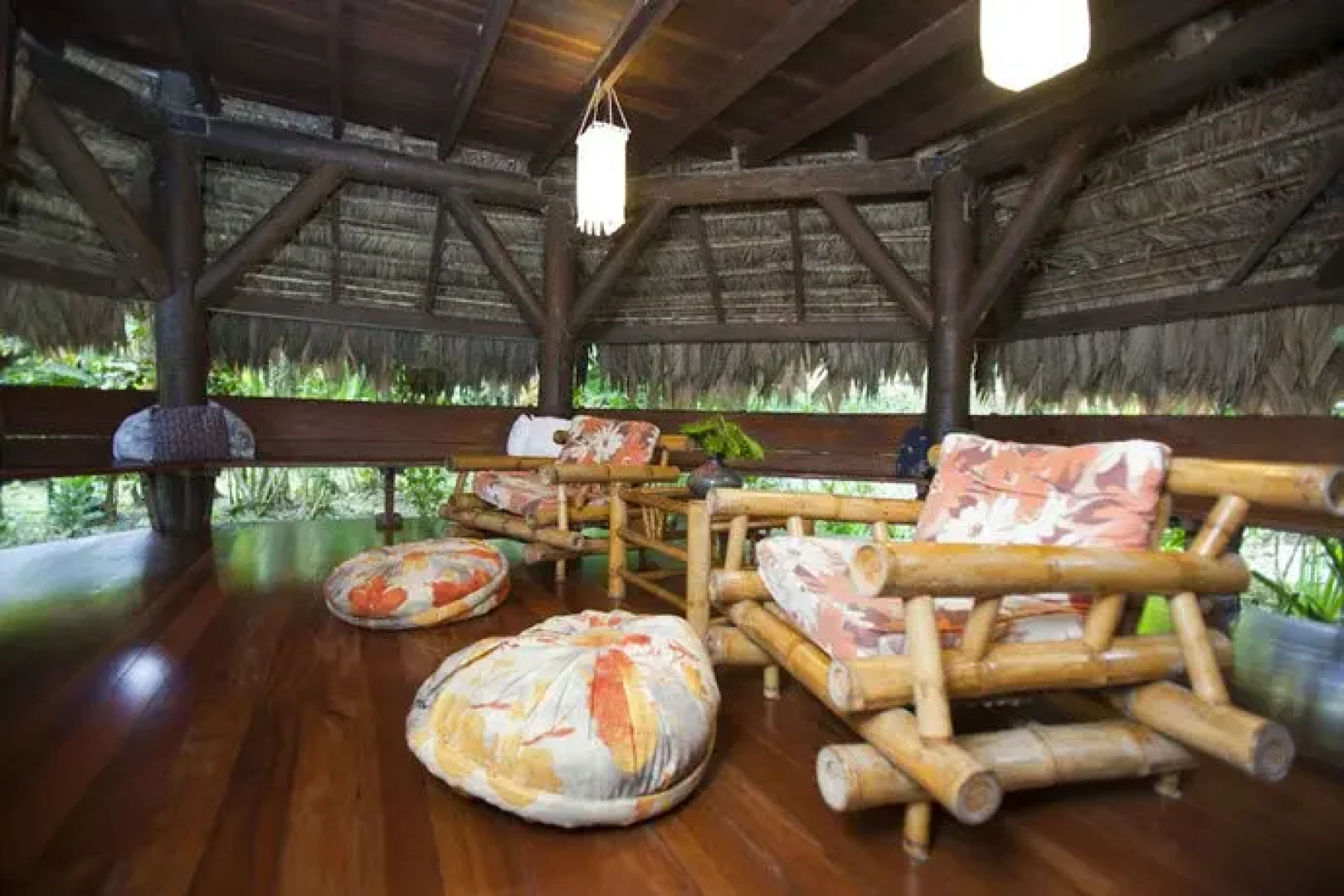 Azania Jungle House One or Two Bedroom with AC near the beach