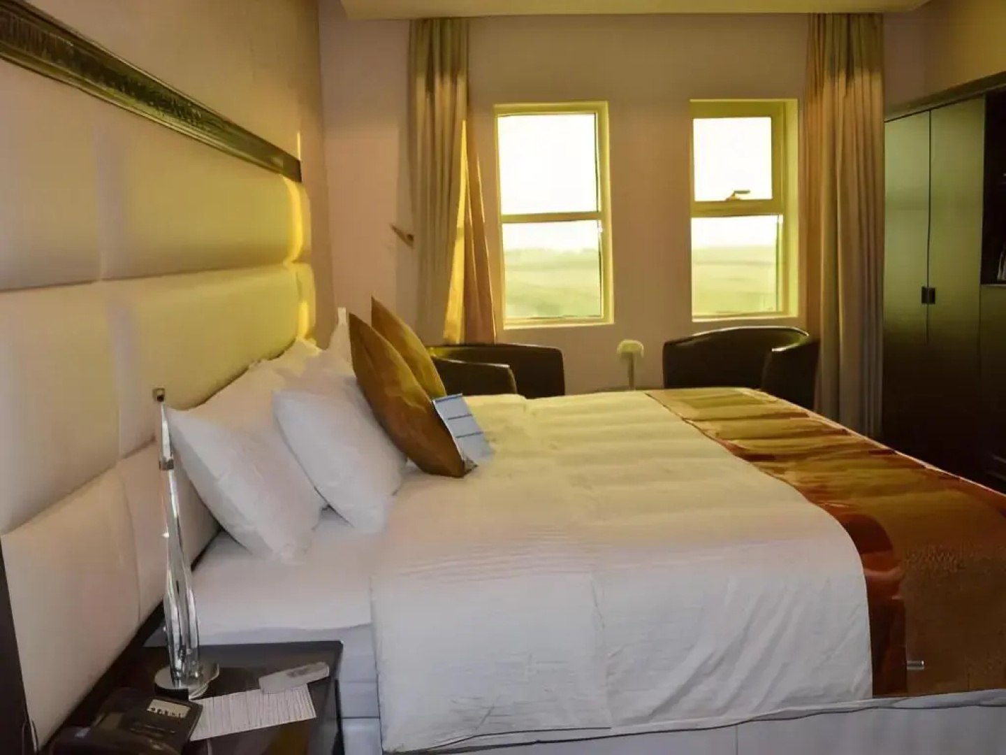 Golden Armada Hotel
