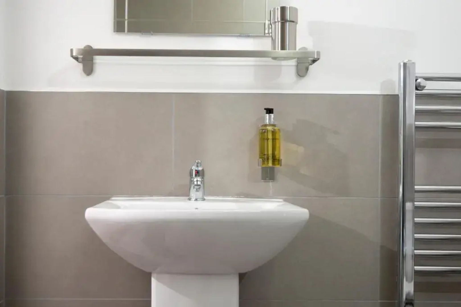 Beautiful 1 Bedroom Apartment in Hereford House