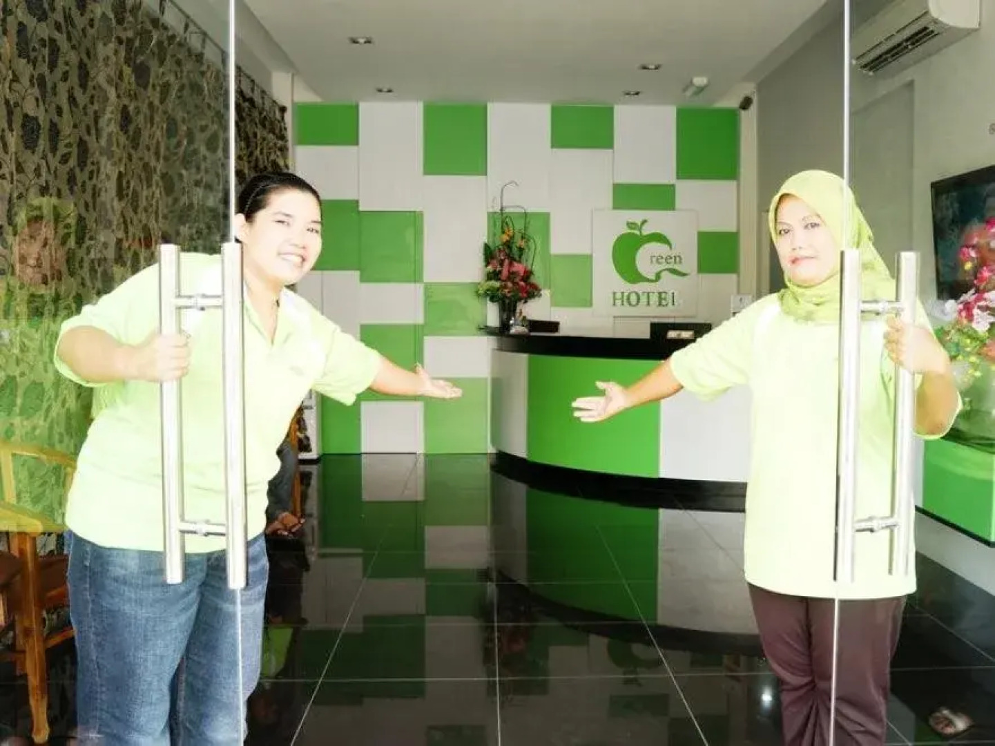 Green Hotel