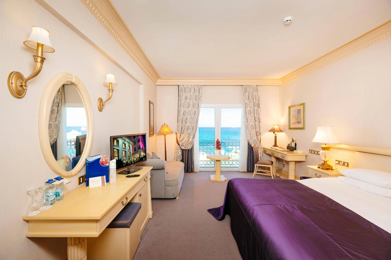 Rocks Hotel & Casino