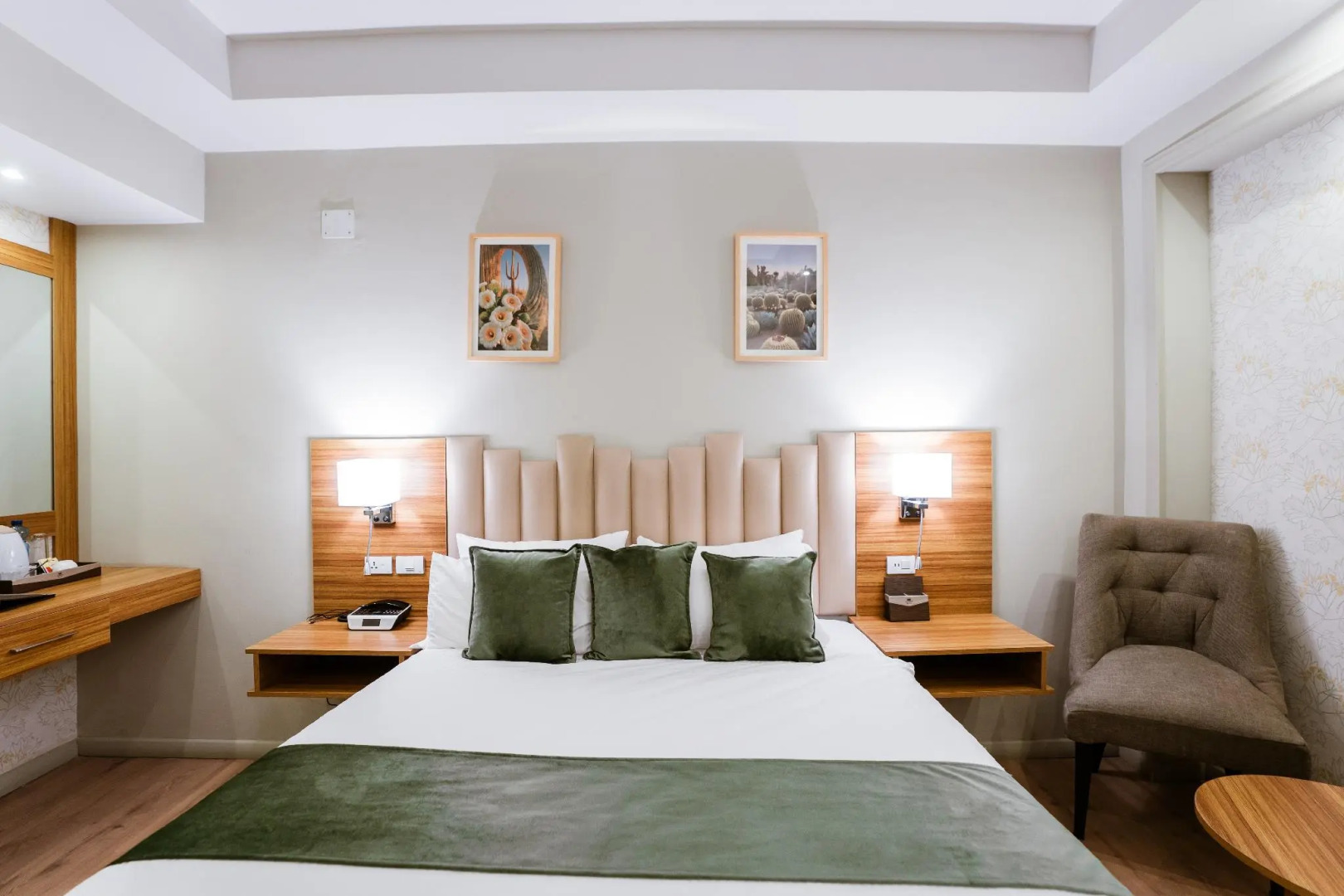 Monarch Parkview Hotel