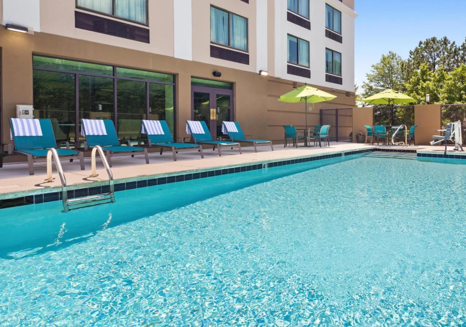 Best Western Plus Birmingham Inn & Suites