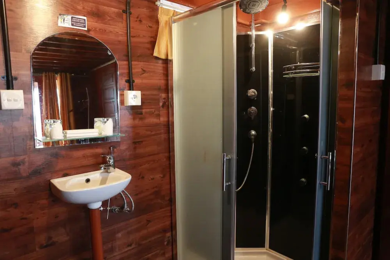 Swarga Lodge and Homestay