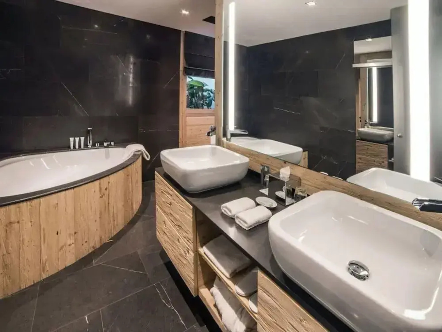 Superior Chalet With Views