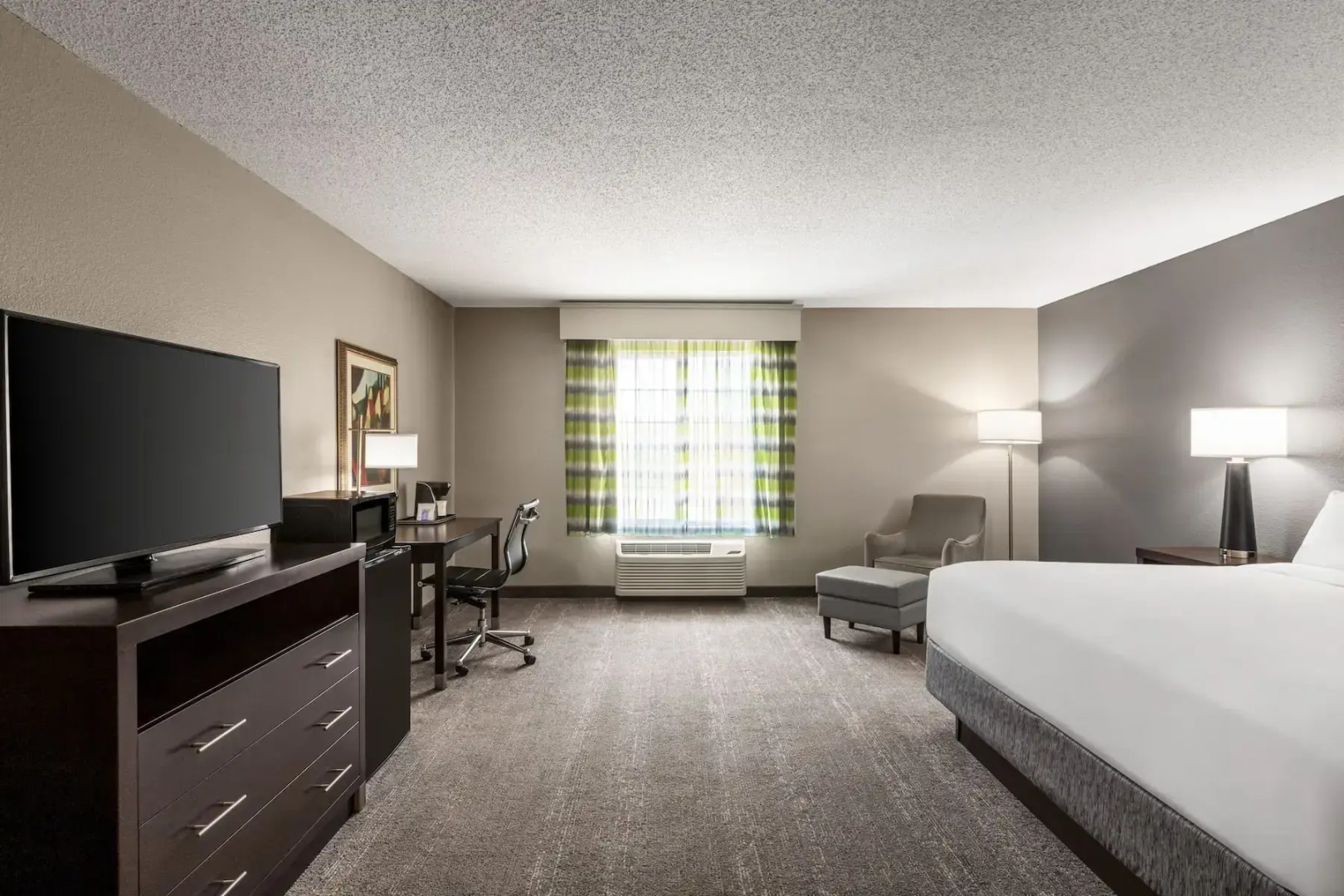 Holiday Inn Express Savannah-I-95 North