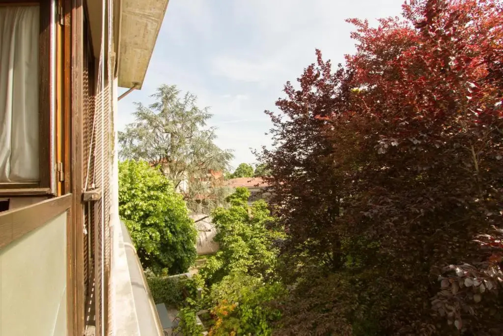 APPARTAMENTO AMPIO E INDIPENDENTE Con VISTA GIARDINO