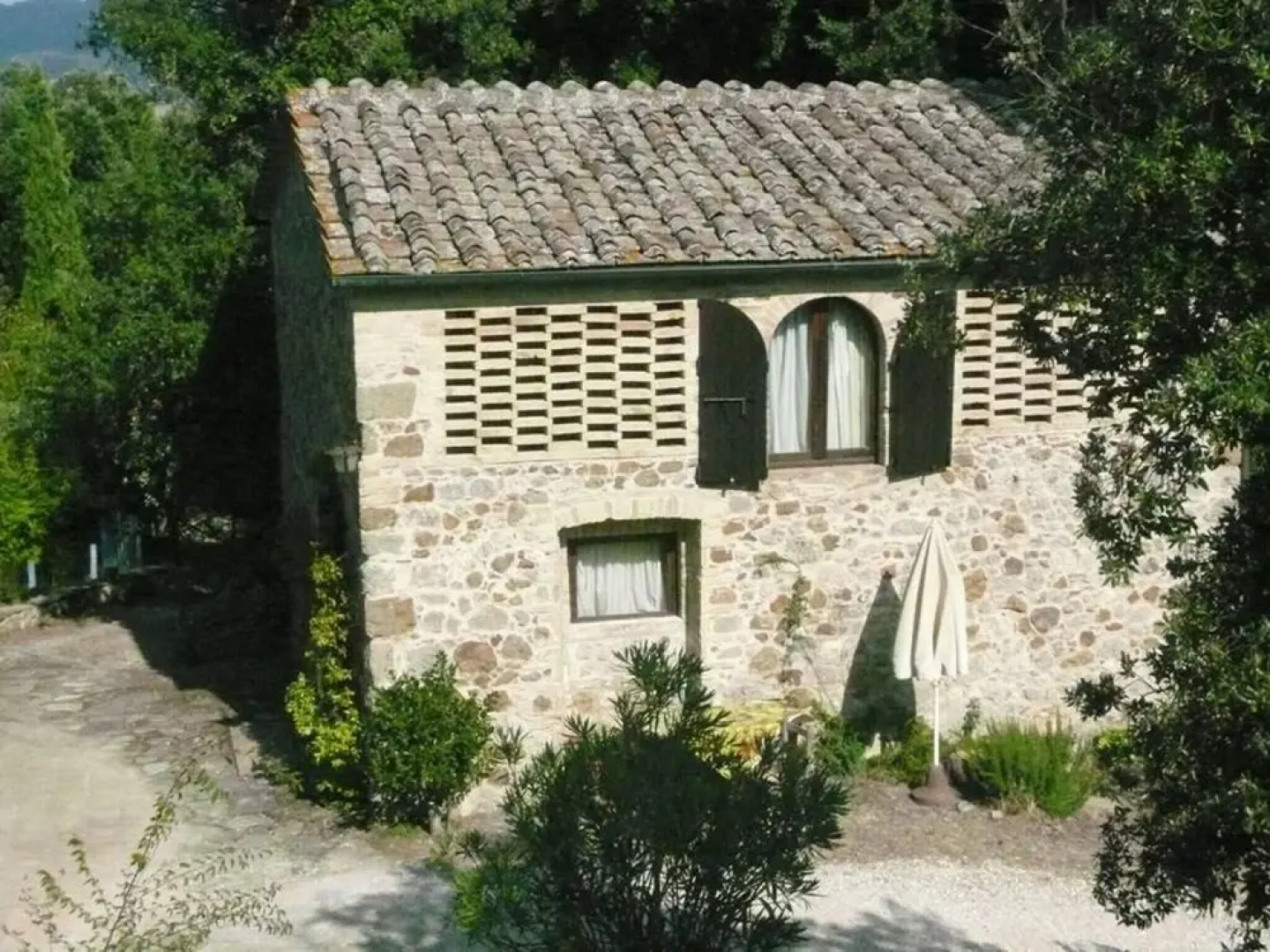 House With one Bedroom in Mensano, With Pool Access, Furnished Terrace