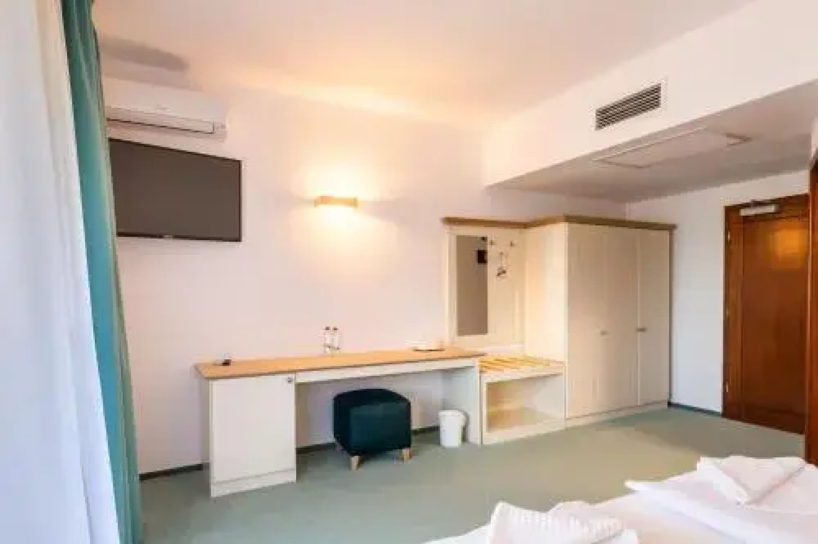 Complex Pastravaria Albota