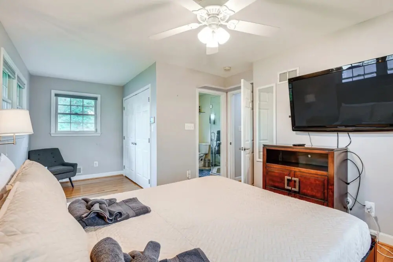 14 Mi to DC: Retreat w/ Patio & Sunroom!