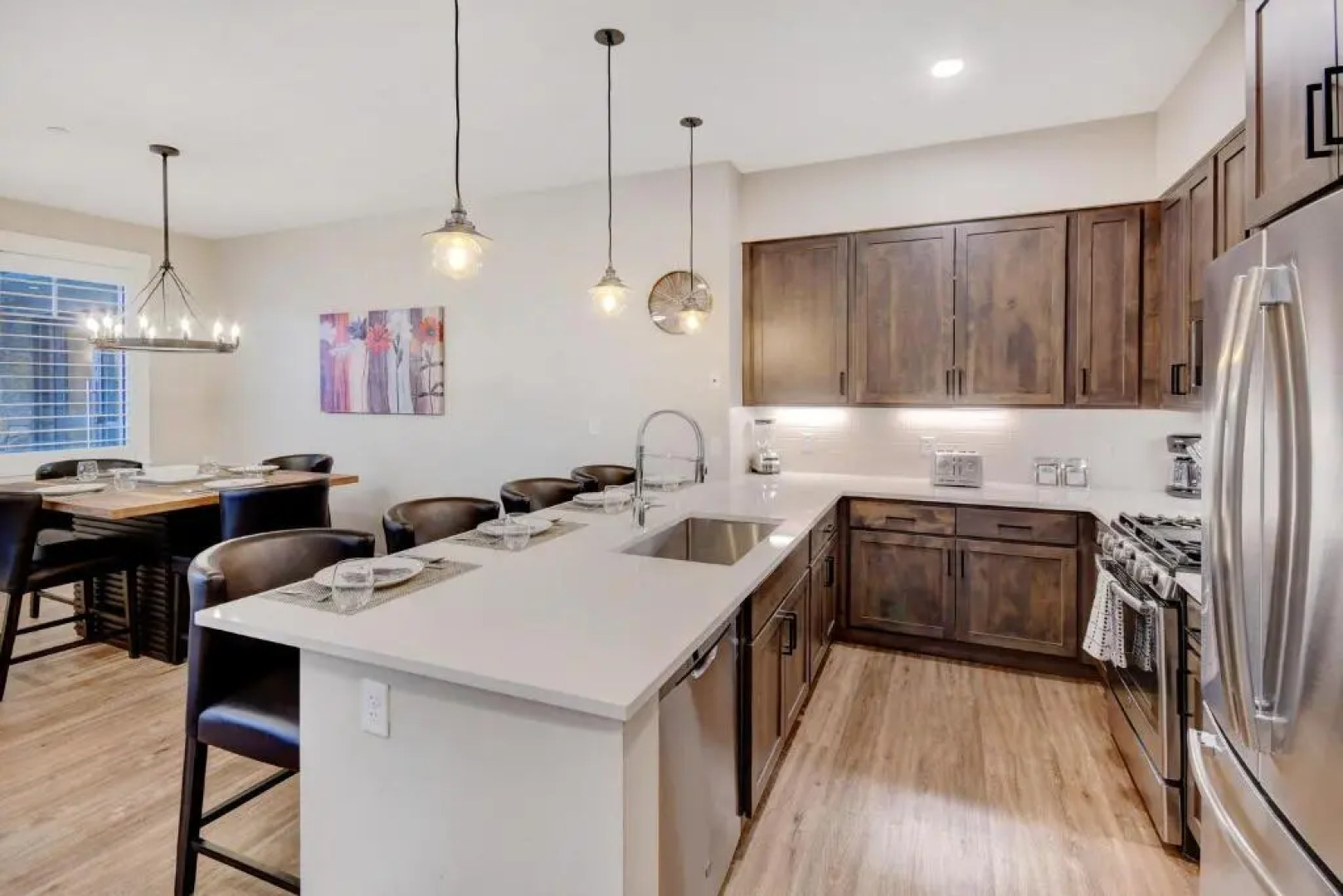 New Luxury Loft #107 Near Resort Huge Hot Tub & Views - FREE Activities & Equipment Rentals Daily