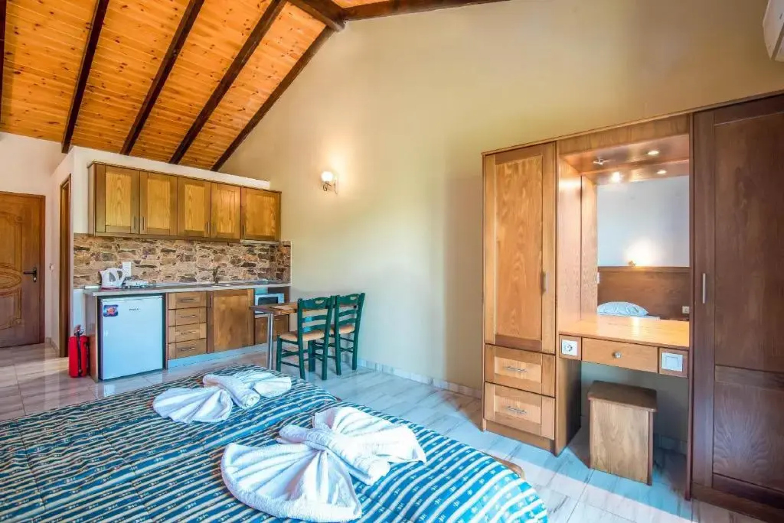 Mirage Arillas Studio Type C18