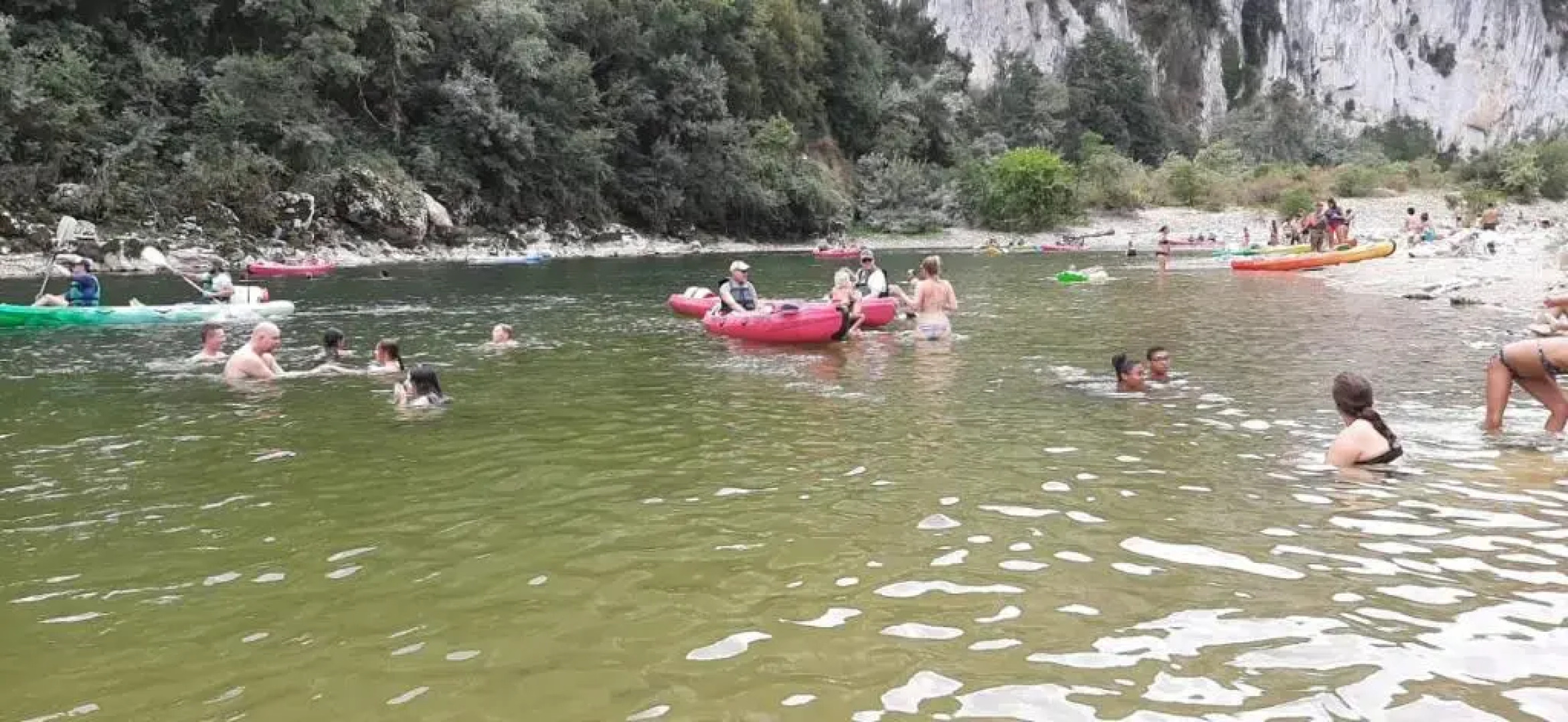 Maison avec piscine à l'orée de la forêt