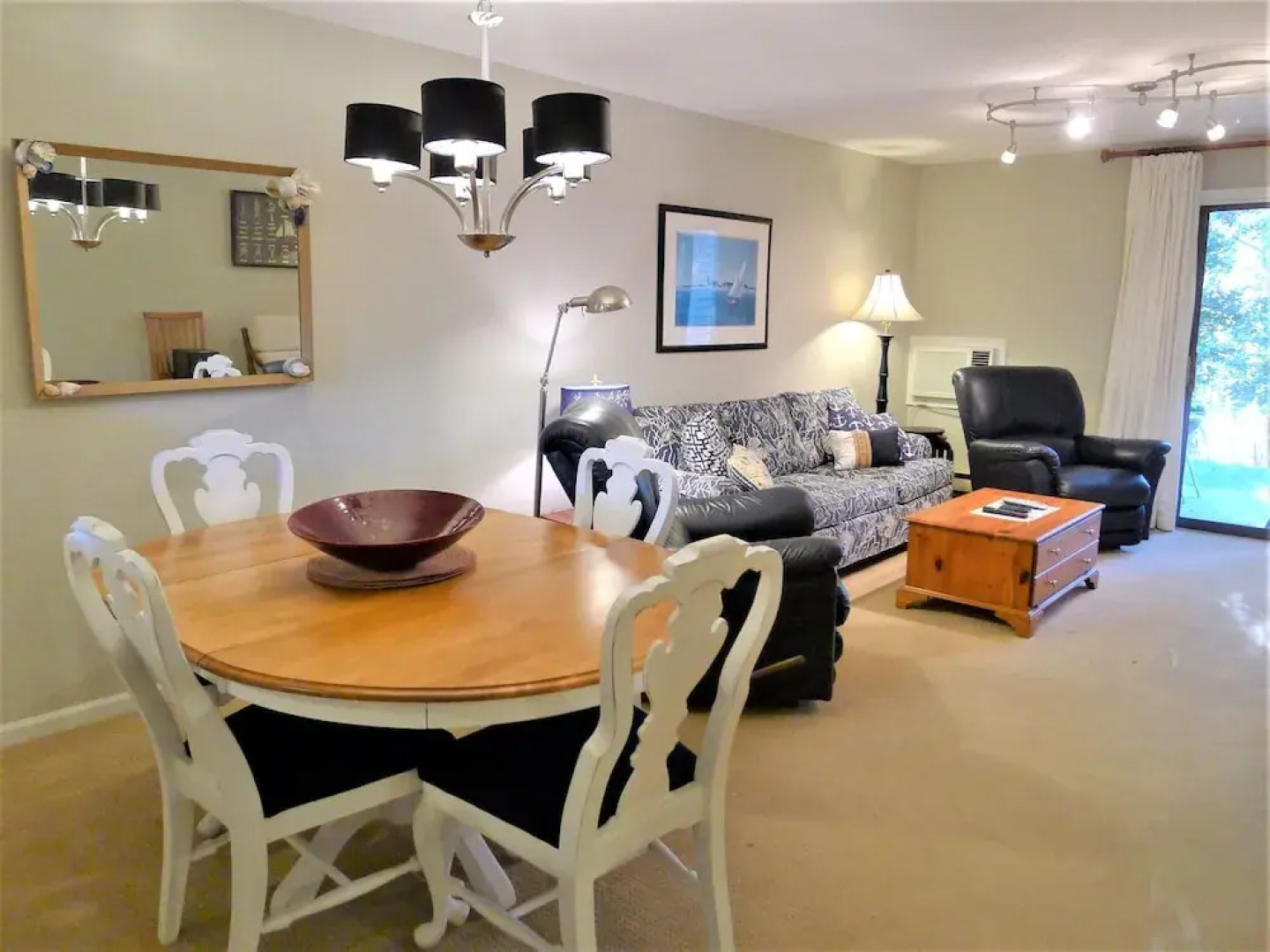 87 Chilton - 2 Bedroom Condo