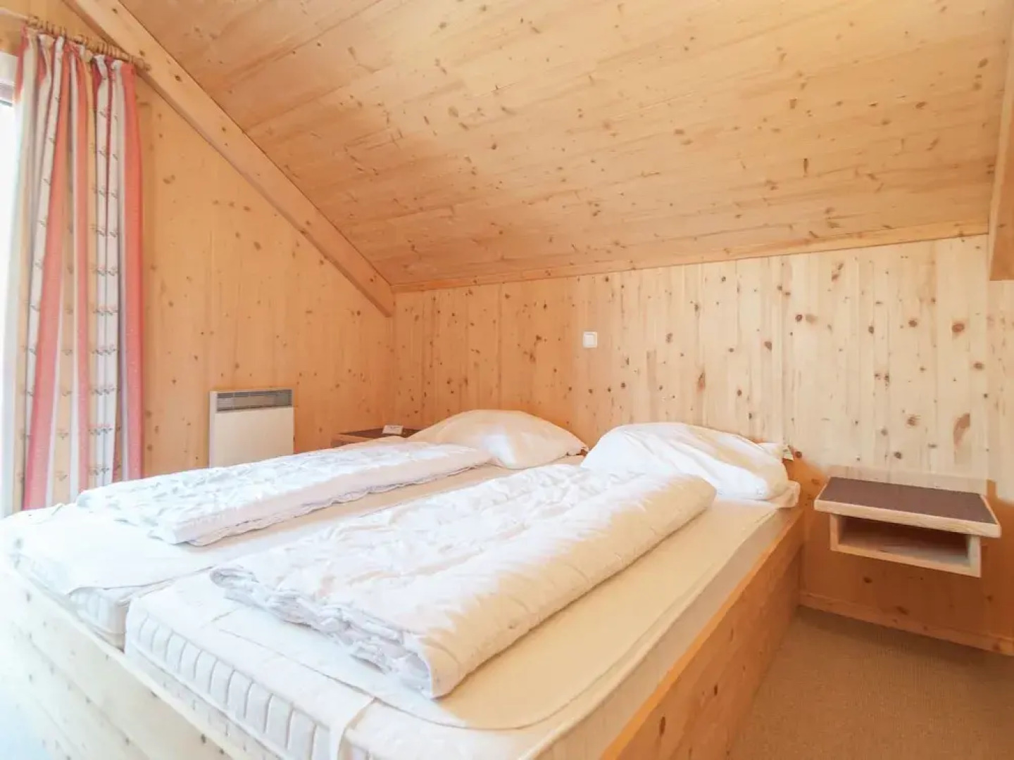 Spacious Chalet near Kreischberg Ski Area