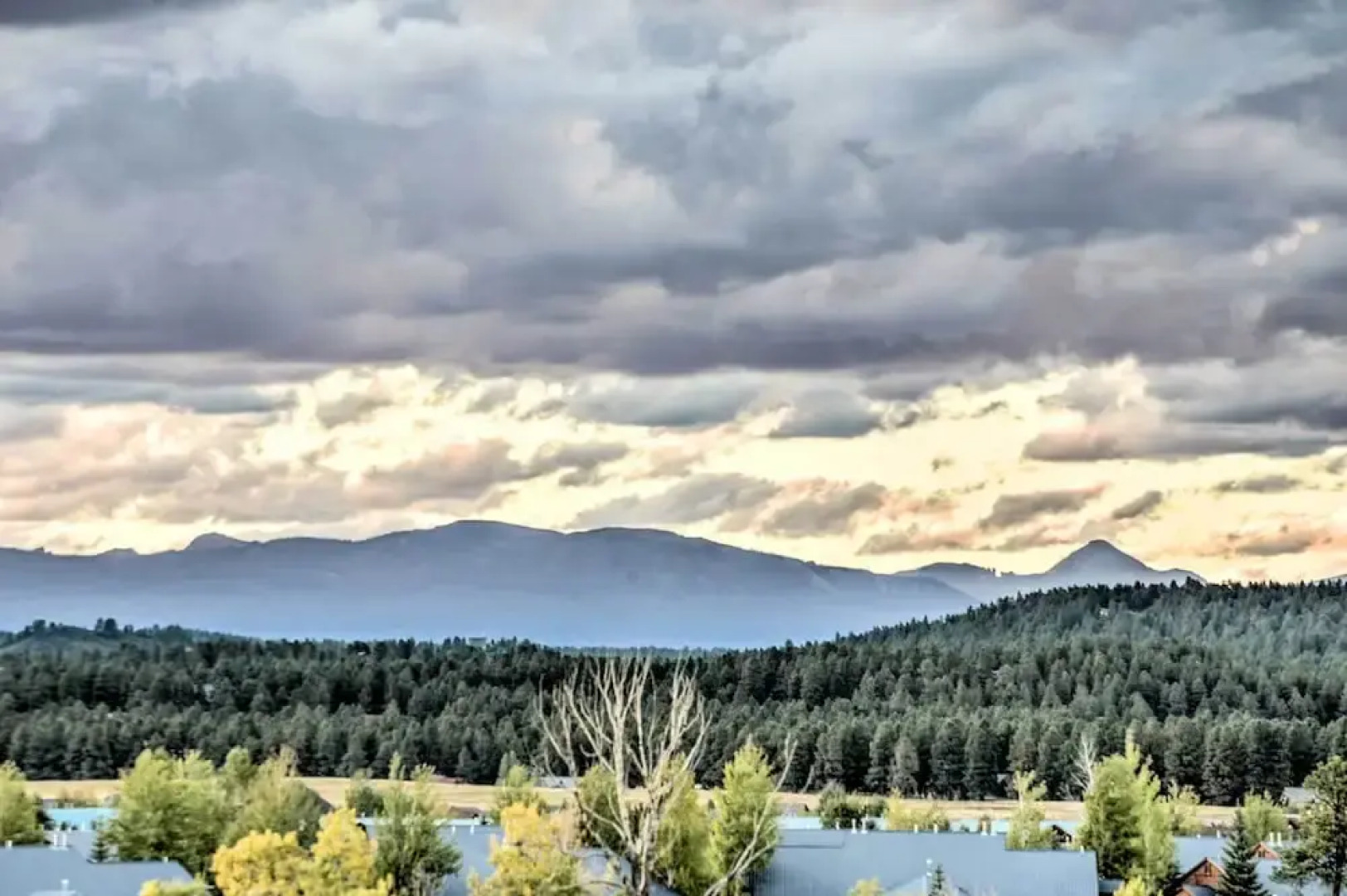 Pagosa Condo w/ Deck, 4 Mi to Hot Springs & Dtwn