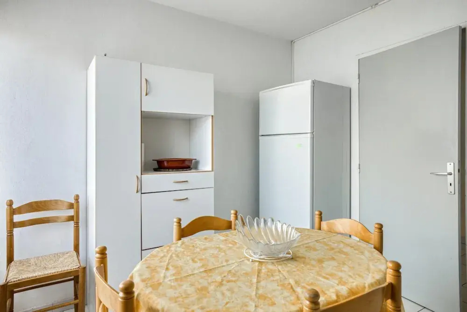 Apartment With 2 Bedrooms in Mèze, With Wonderful sea View, Furnished