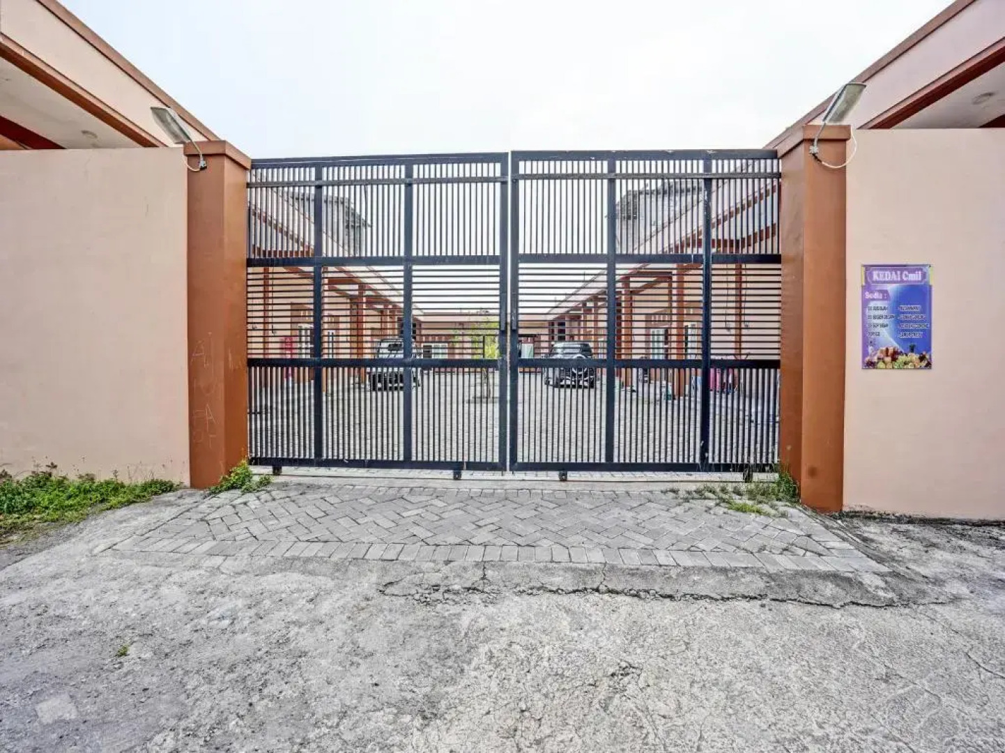 OYO 92006 Kost Sejahtera Syariah