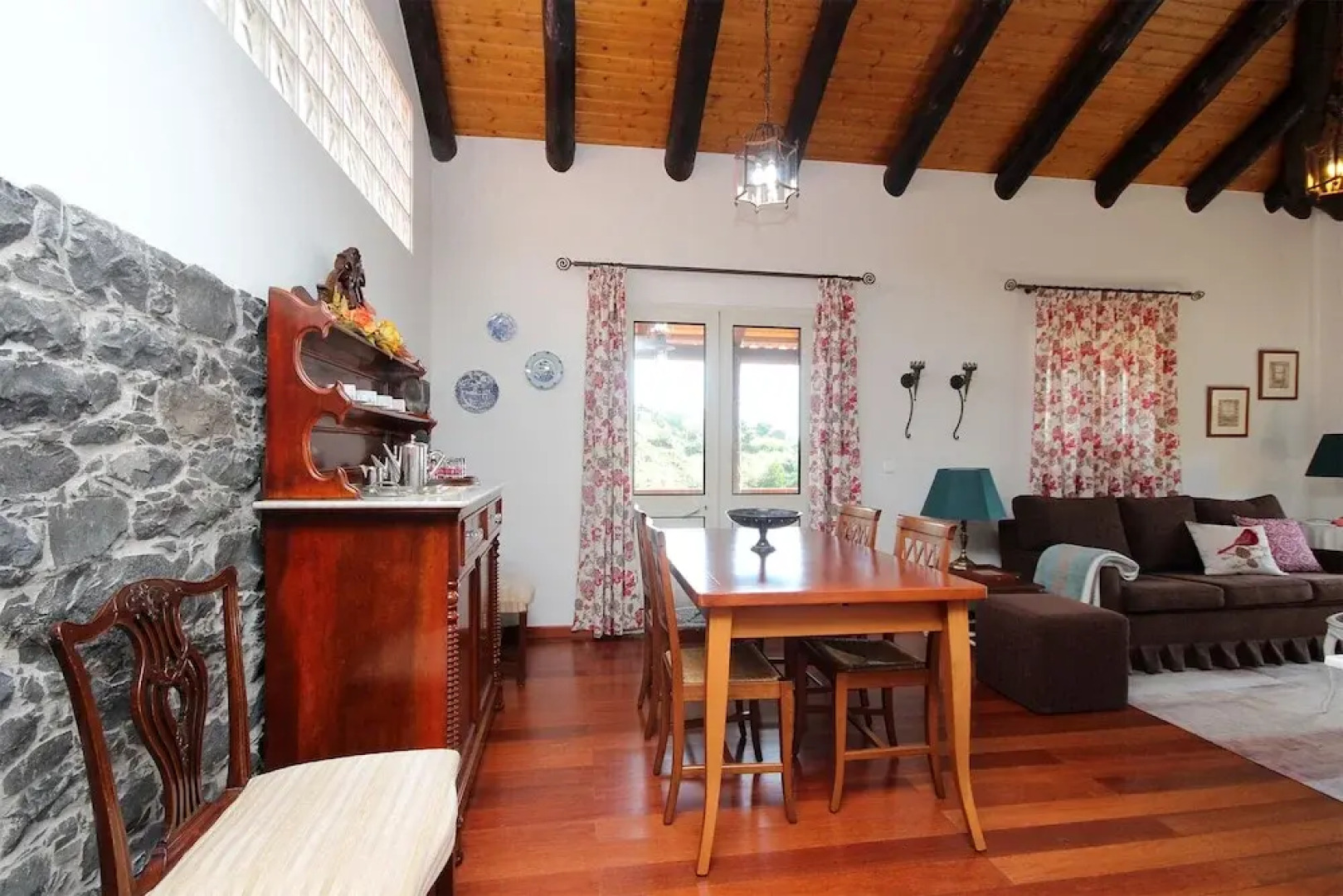 Cantinho Das Faias by HR Madeira