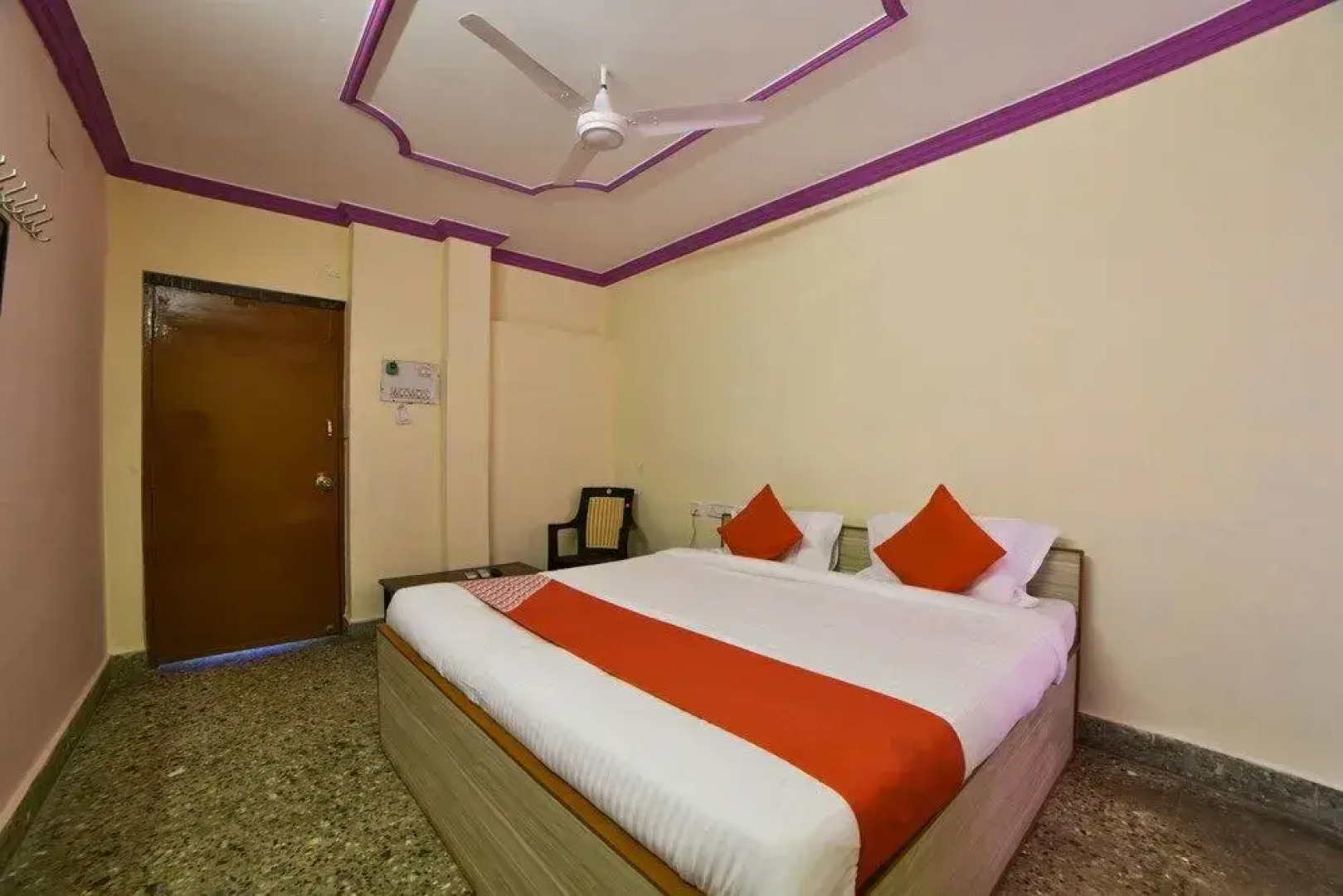 OYO 17316 Radika Residency