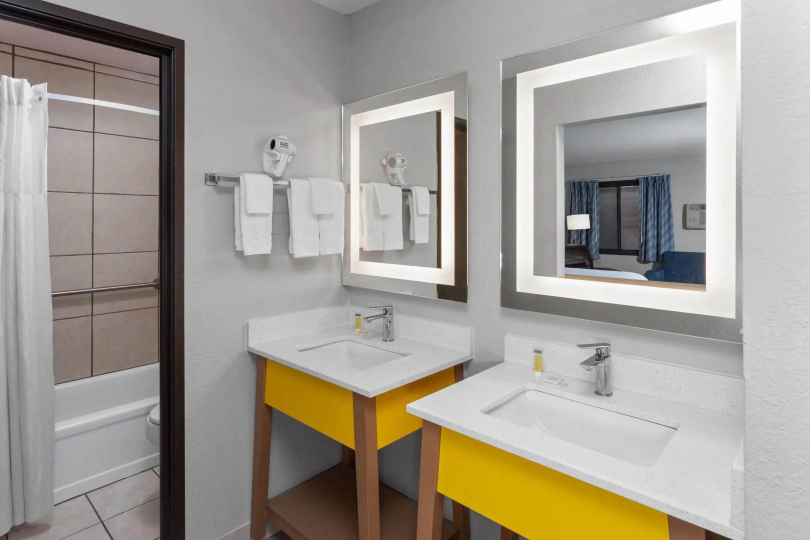 Days Inn by Wyndham Mason City