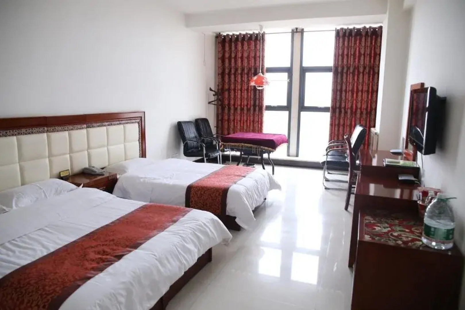 Longhua Business Hotel