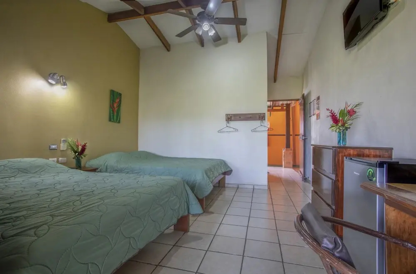 Hotel & Canopy La Hacienda