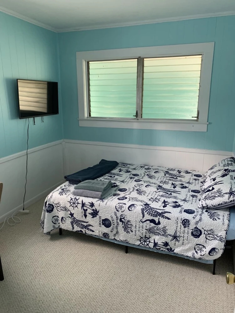 Beachfront Cottage Best Location In Ocean View! 2 Bedroom Cottage by RedAwning
