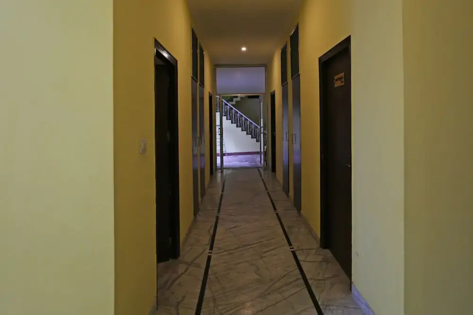 OYO 4734 Hotel Sapphire