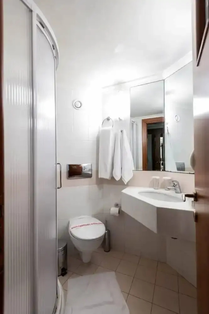 PHEIA, Vriniotis Resorts