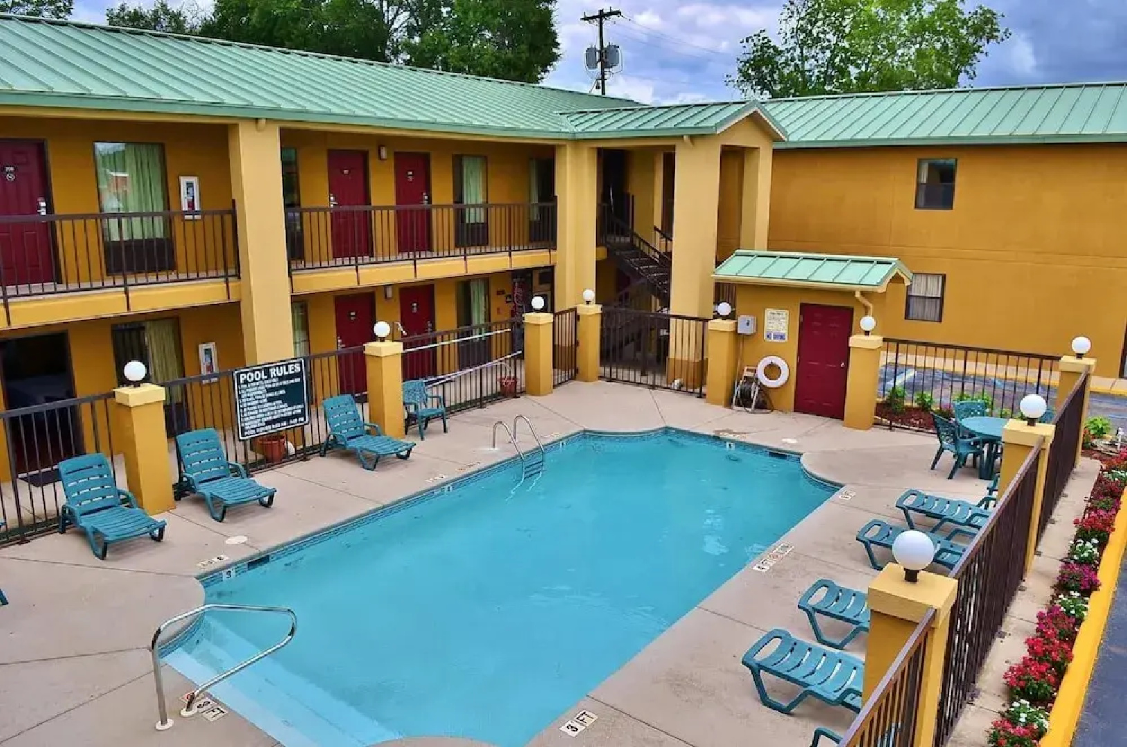 Executive Inn Opp