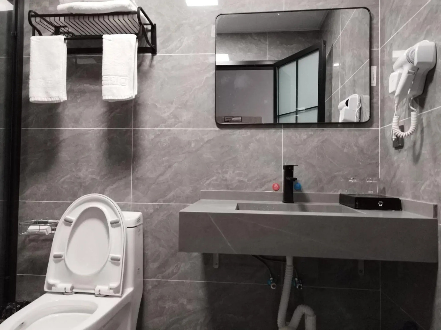 Xingyue Crystal Hotel (Wuhu Dongfang Shenhua Shop)