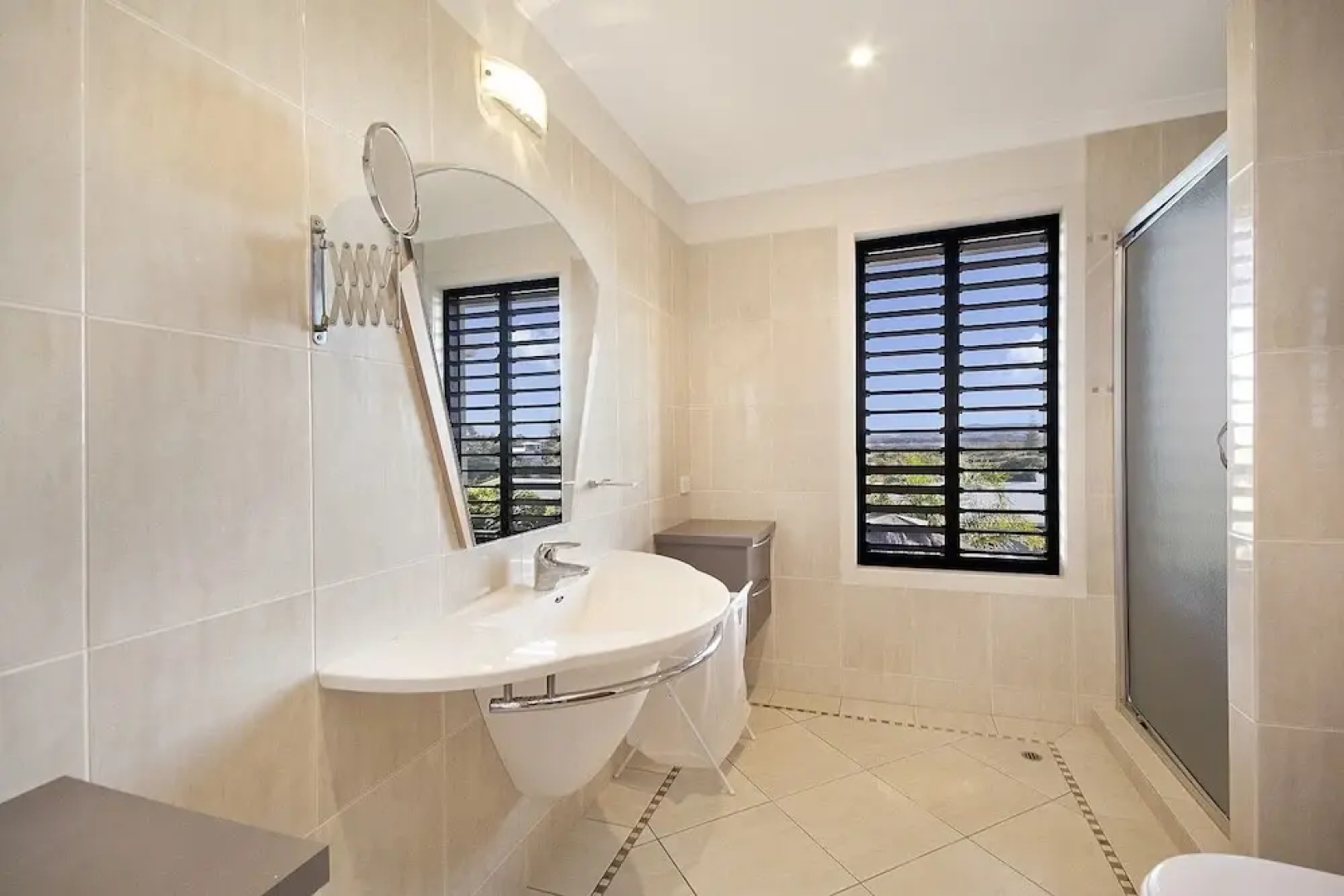 Minutes Walk to Peregian Beach and Surf! - Unit 1/28 Pelican Street