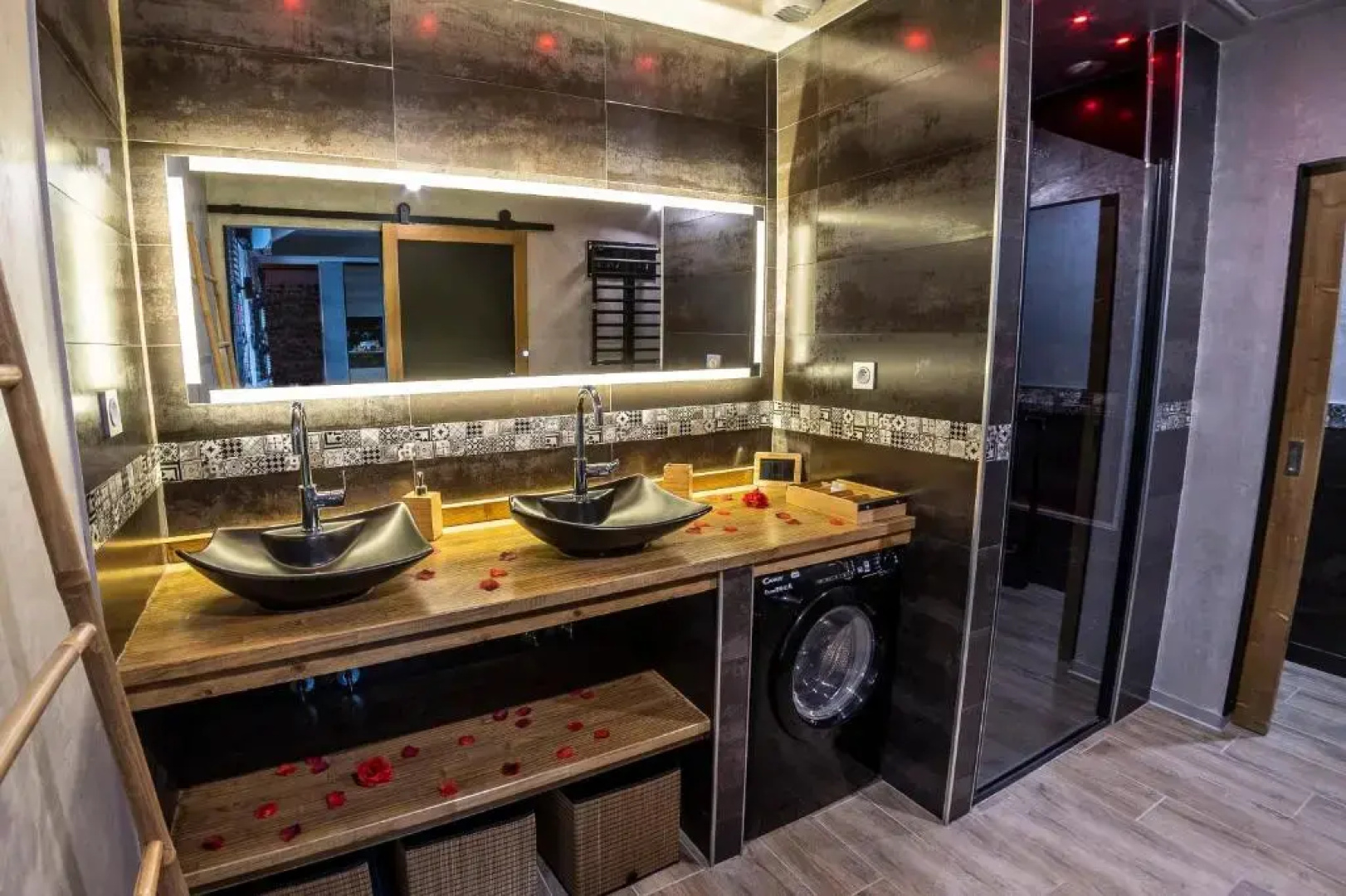 Appart Hotel GLAM88 Suites Avec SPA et Sauna Privatif