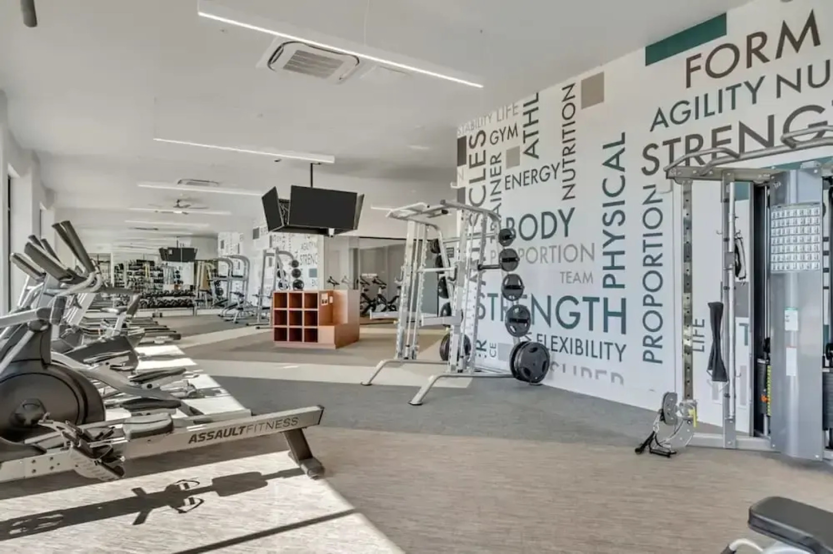 Upscale 2BR w Pool Gym Near Hill AFB